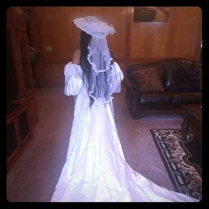 Vintage wedding dress